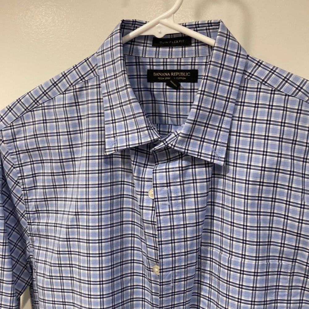 Banana Republic slim fit shirt. Size M
